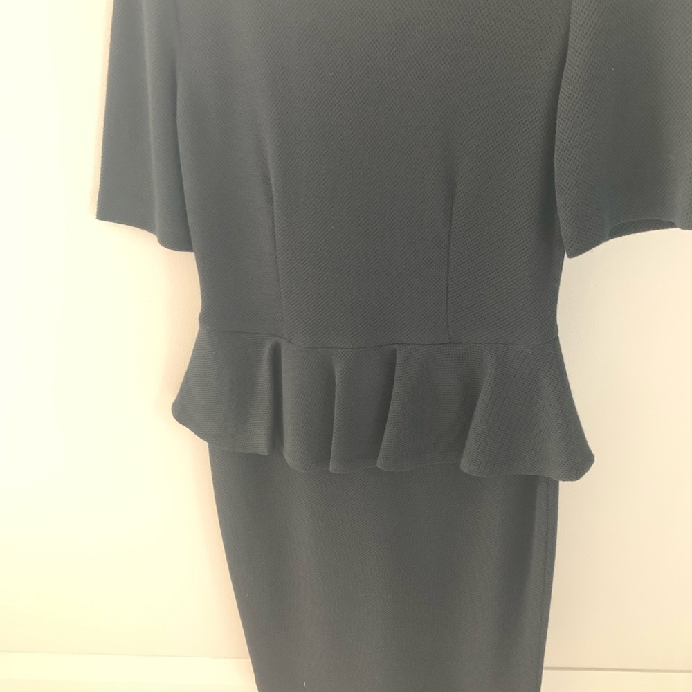 Black dress St. John Caviar